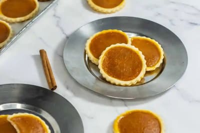 plate of pumpkin pie cookies